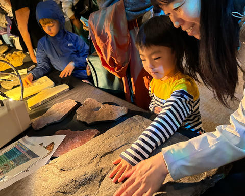 Guests enjoying Fossil Day.